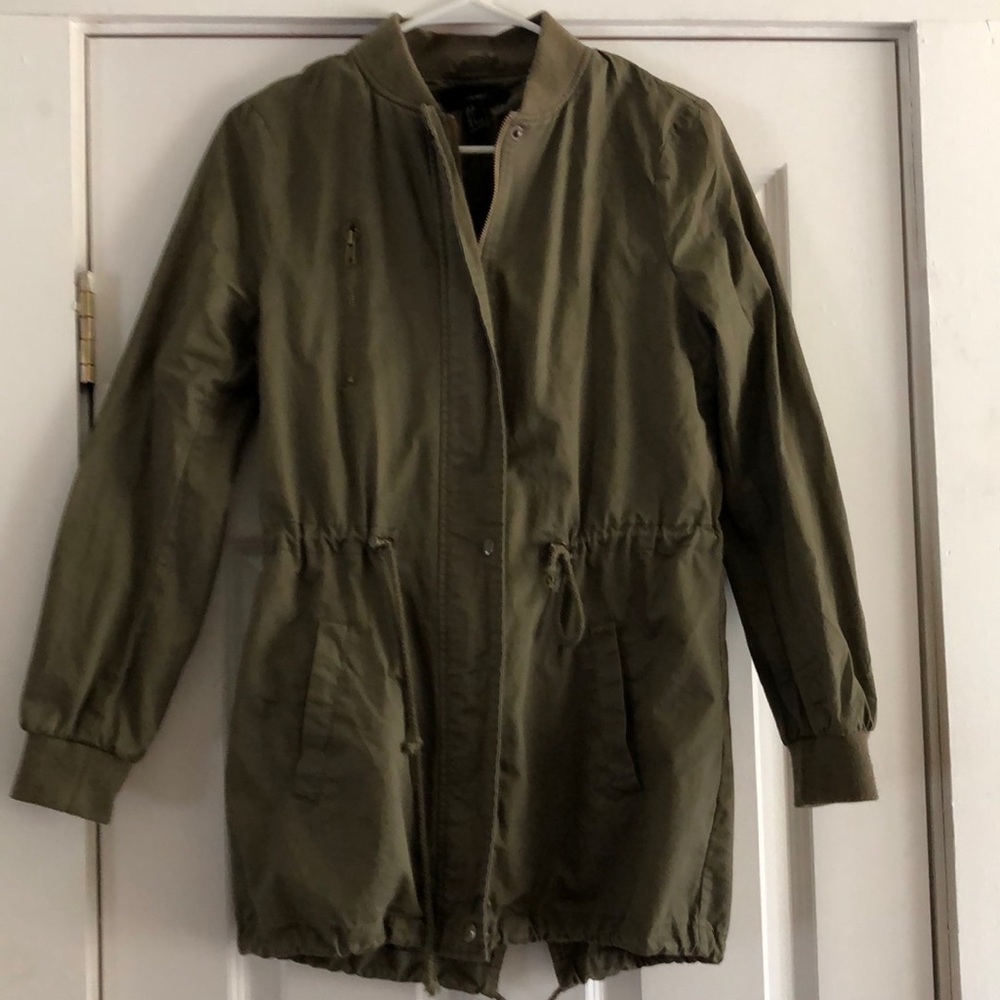 Light jacket thigh length